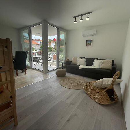 Vila Regina Apartment Paloma With Swimming Pool Jezera Exteriör bild