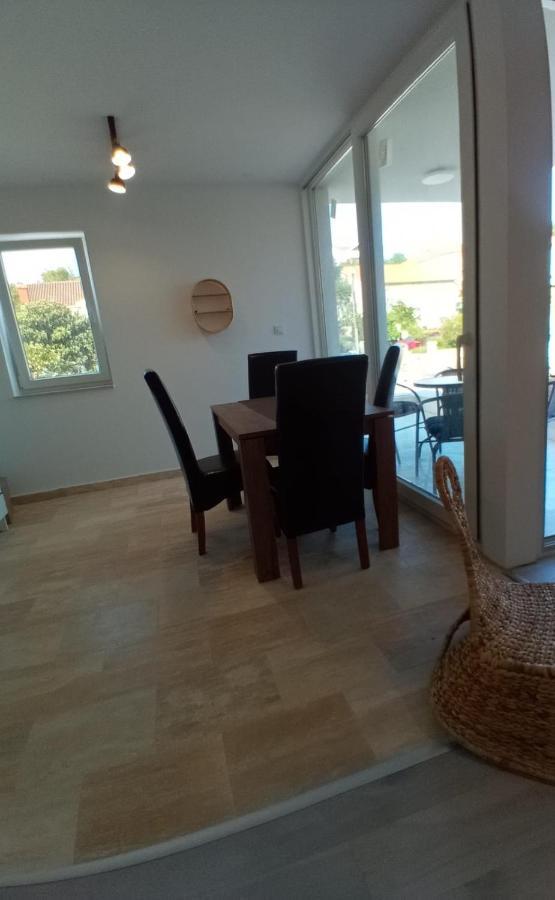 Vila Regina Apartment Paloma With Swimming Pool Jezera Exteriör bild