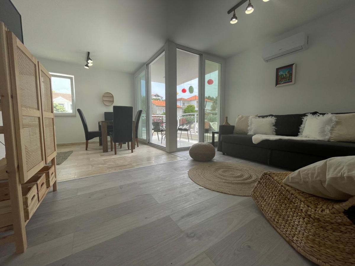 Vila Regina Apartment Paloma With Swimming Pool Jezera Exteriör bild